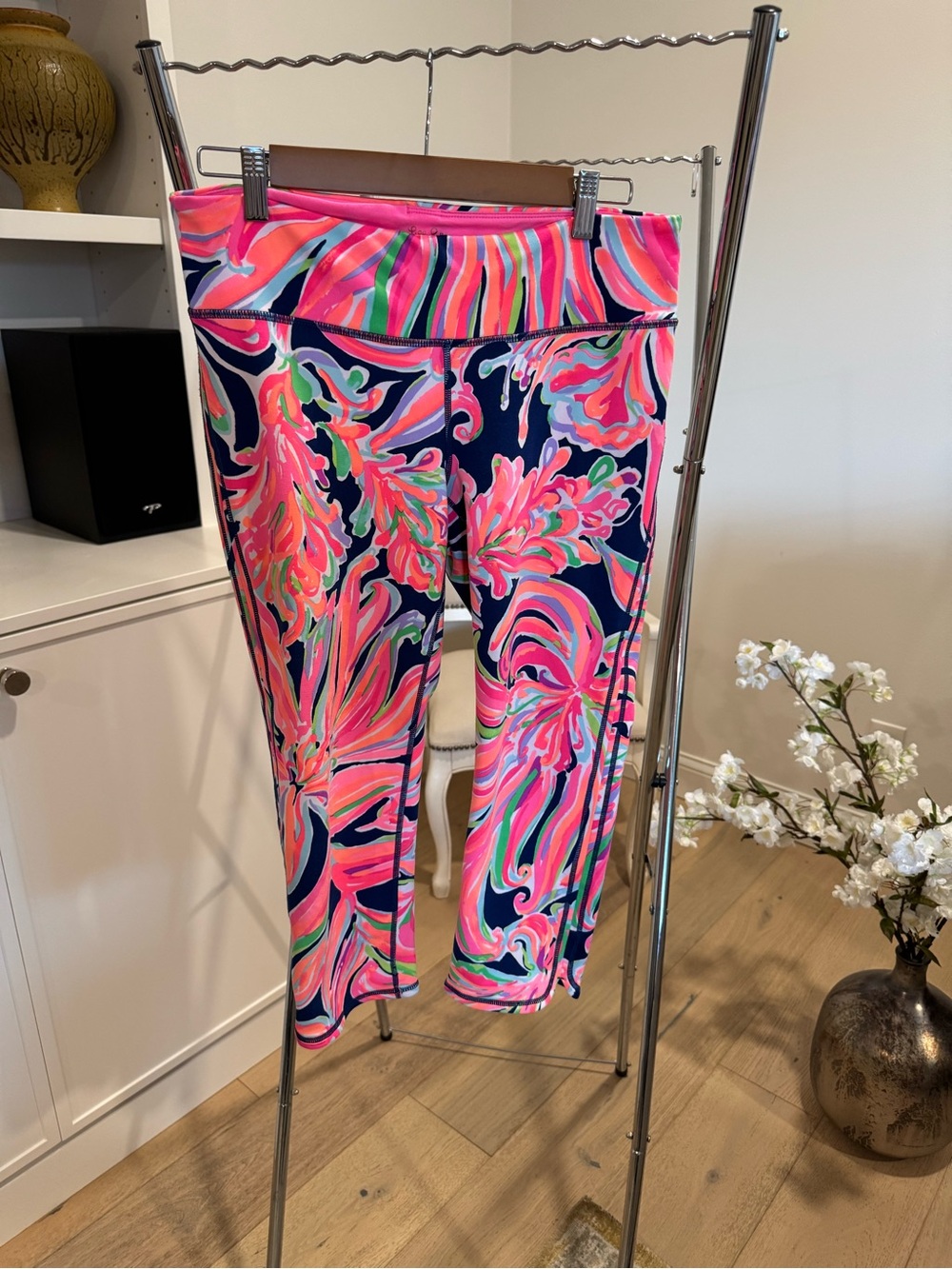 Lilly Pulitzer Luxletic Weekender Crop leggings in "Banana Flambé" - Large